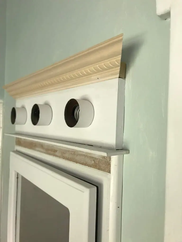 white medicine cabnet