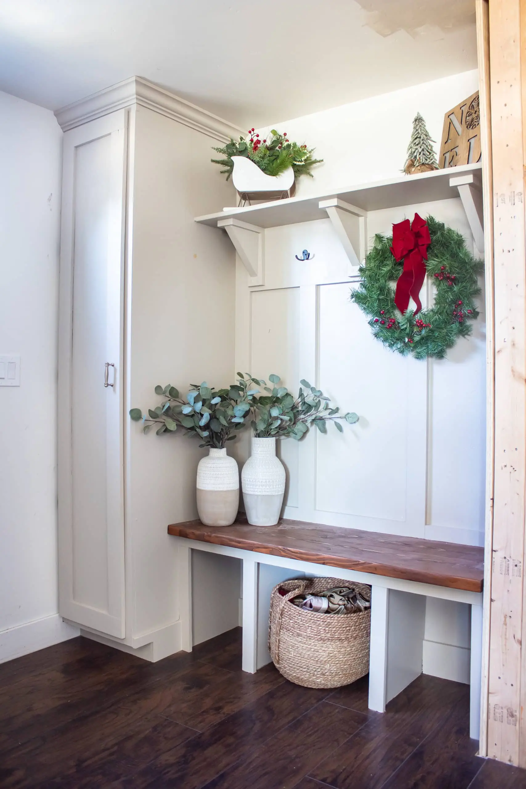 beautiful white bench in entryway