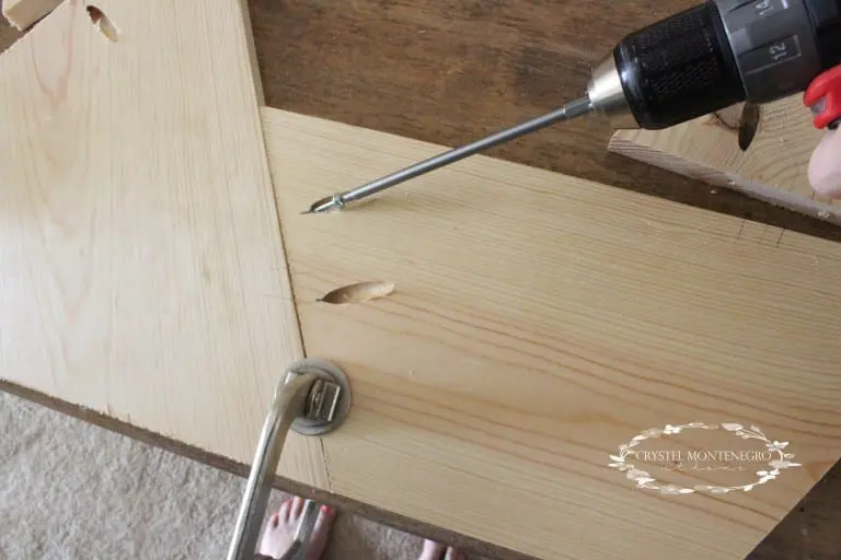 Drilling screws into pocket holes