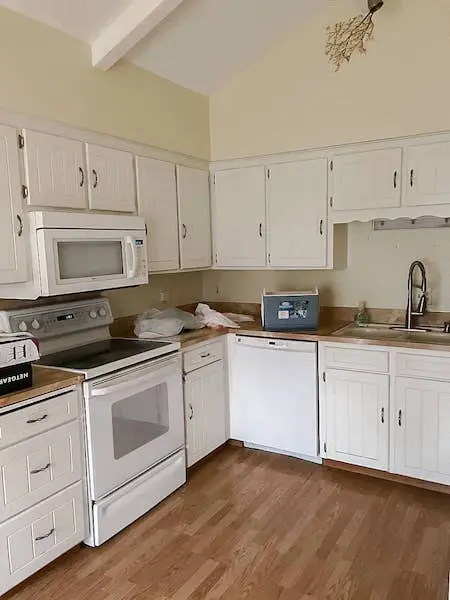 white kitchen in a house in omaha nebraska