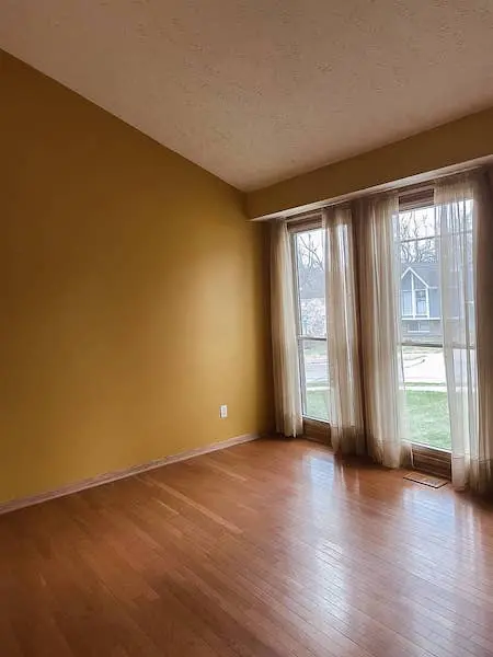 yellow walls inside of a hosue