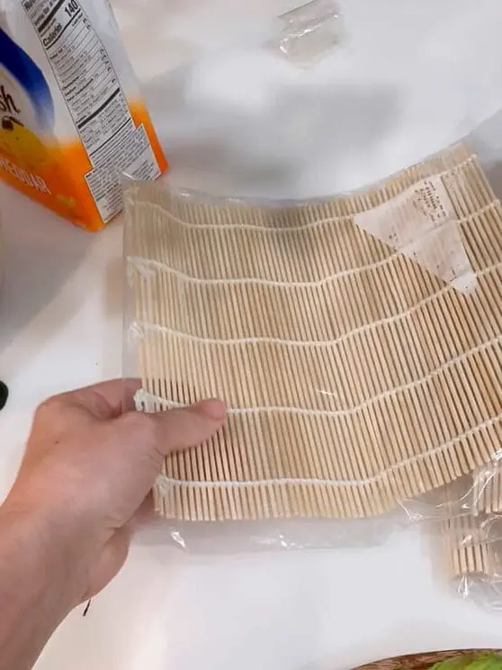 bamboo mat for rolling sushi