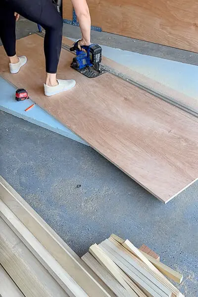 Cutting large sheet of plywood