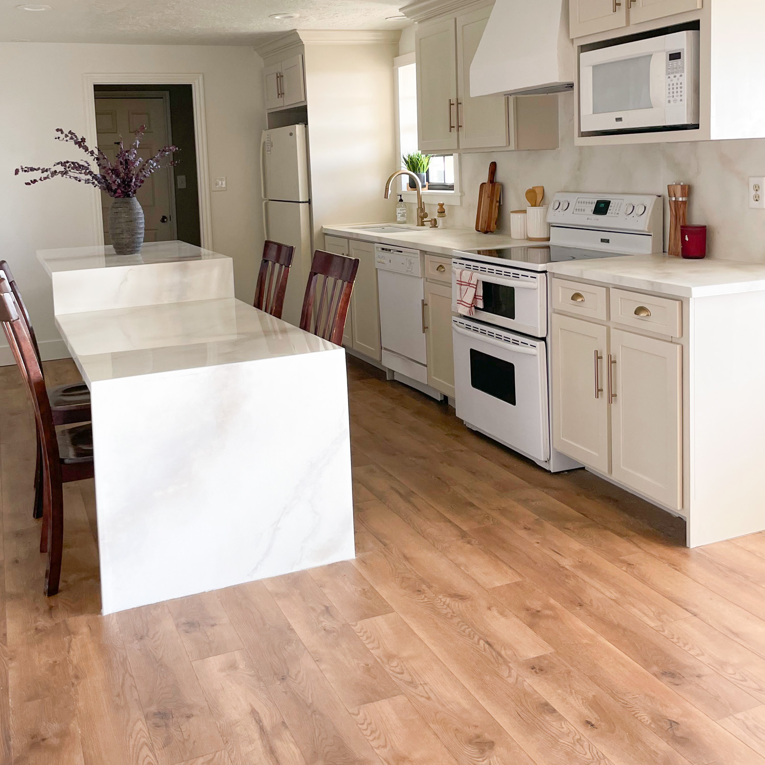 After picture of laminate kitchen flooring.