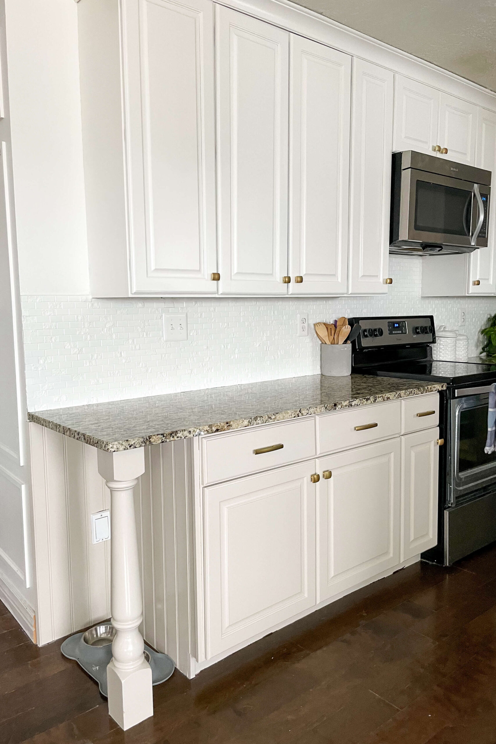 Gorgeous white painted kitchen using the best cabinet paint.