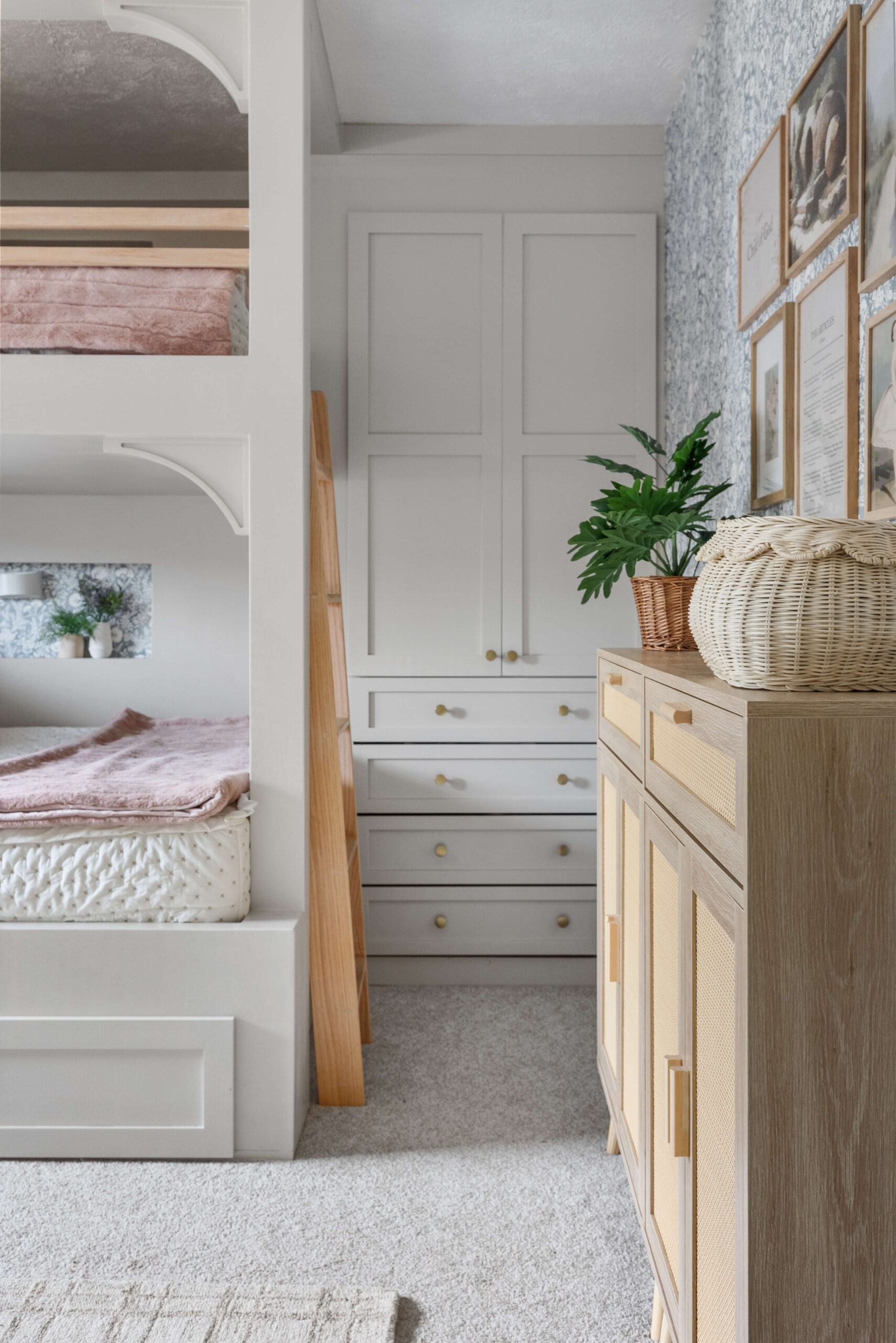 Beautiful DIY, built-in bunk beds with storage.