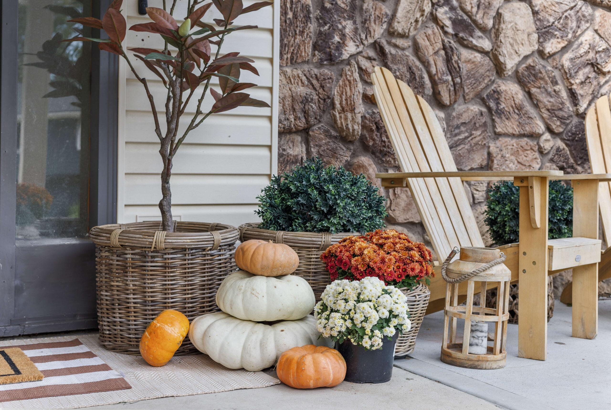 My 2024 fall front porch decor.