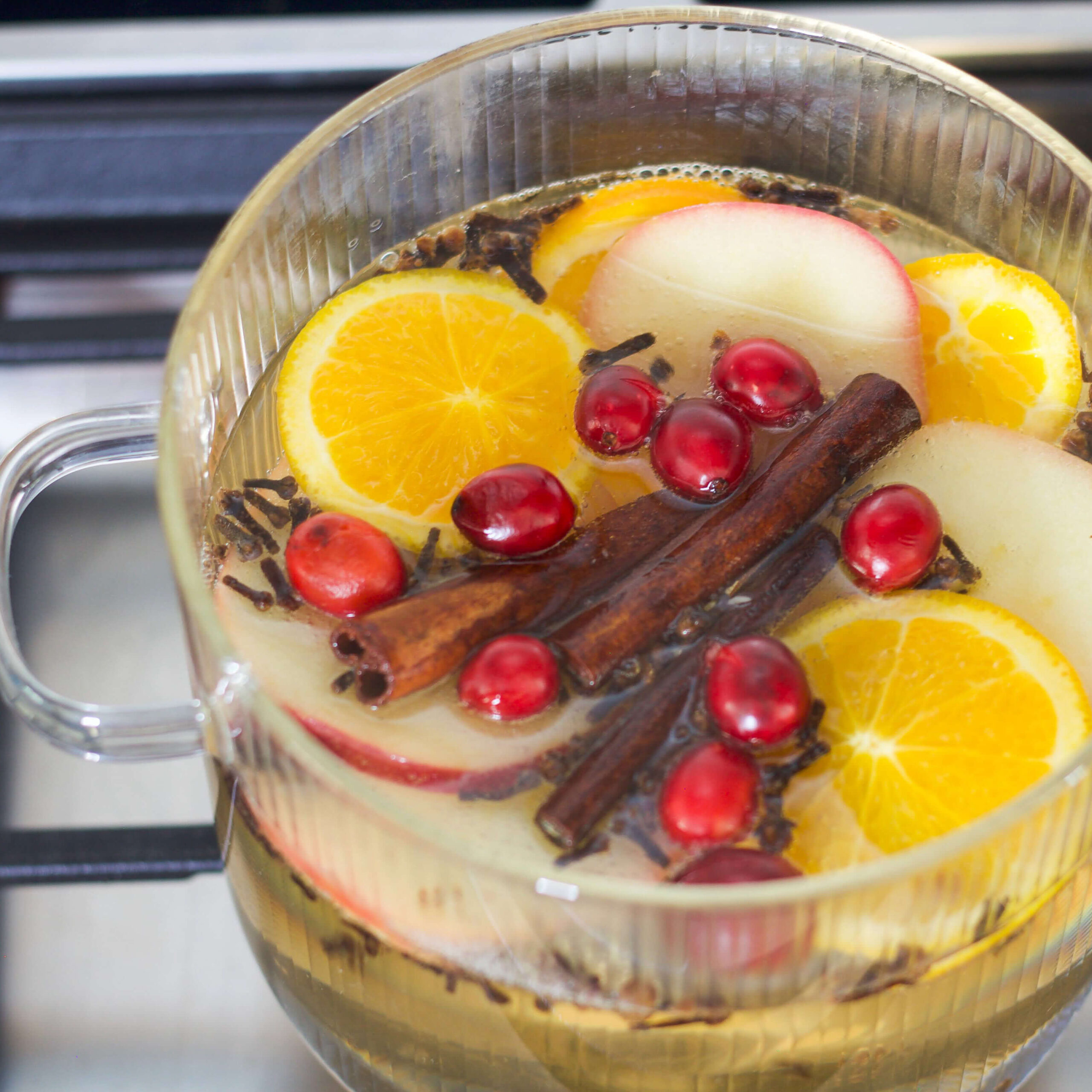 How to make a Christmas simmer pot.