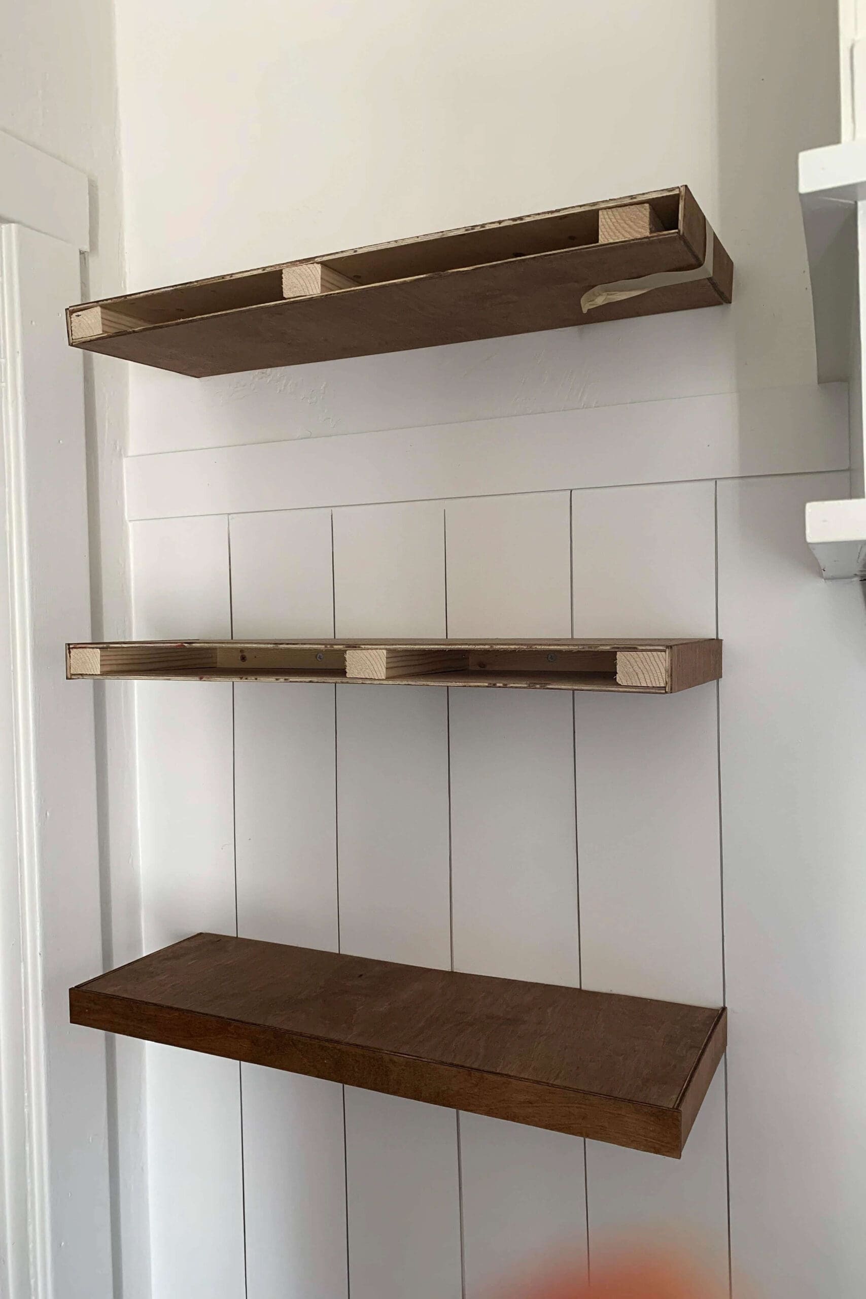 How to Put Up Floating Shelves Without Brackets: Easy DIY Guide
