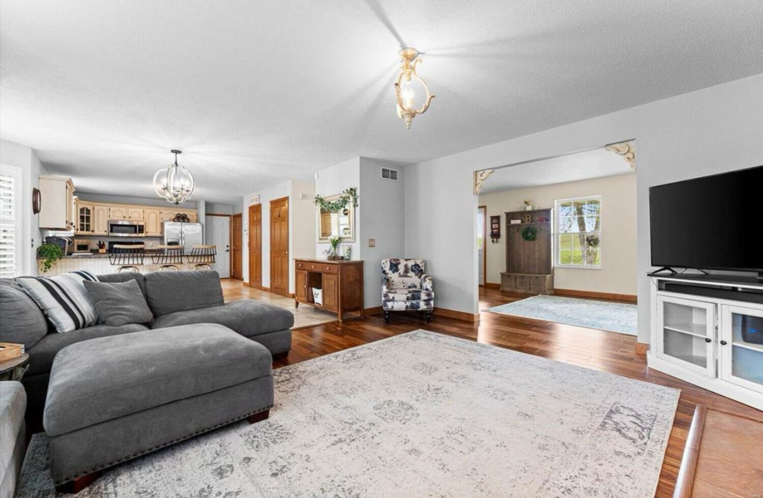 Wide shot of the open concept first floor space.